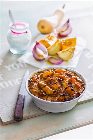 flan (cake or tart) - Butternut squash quiche with caramelised onions Foto de stock - Sin royalties Premium, Código: 659-06902969