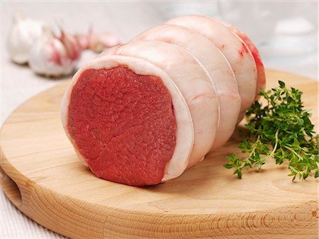 fleisch - Beef fillet (rolled roast) Stockbilder - Premium RF Lizenzfrei, Bildnummer: 659-06903105