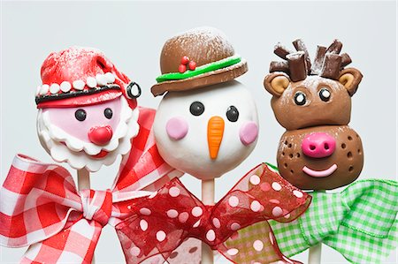 Father Xmas, Snowman and reindeer Christmas cake pops on sticks Stock Photo - Premium Royalty-Free, Code: 659-06903152