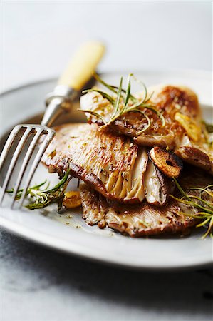 Fried oyster mushrooms Photographie de stock - Premium Libres de Droits, Code: 659-06903266