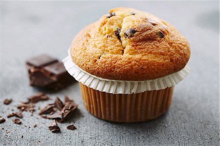 A chocolate chip muffin Foto de stock - Sin royalties Premium, Código: 659-06903262