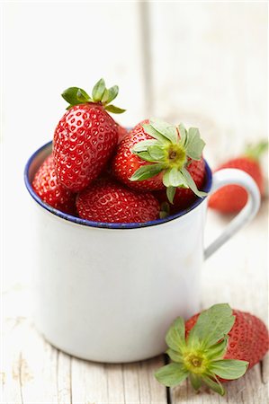 fresh strawberry - Strawberries in an enamel cup Stock Photo - Premium Royalty-Free, Code: 659-06903279