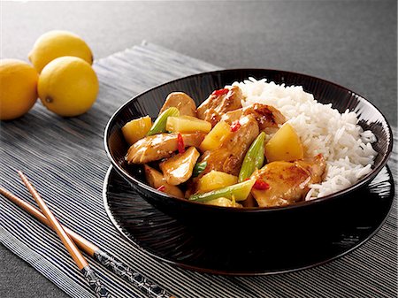 simsearch:659-08940671,k - Sweet and sour chicken with pineapple and rice (Asia) Foto de stock - Sin royalties Premium, Código: 659-06903284