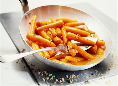 plat cuisiné - Glazed carrots Photographie de stock - Premium Libres de Droits, Code: 659-06903296