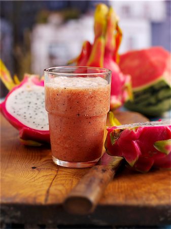 smoothie in cocktail glass - Dragon fruit and watermelon smoothie Stock Photo - Premium Royalty-Free, Code: 659-06903319