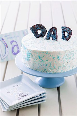 fête des pères - A cake to celebrate Father's Day Photographie de stock - Premium Libres de Droits, Code: 659-06903654