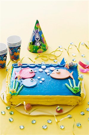 party dish - A sea-themed birthday cake for a child Stock Photo - Premium Royalty-Free, Code: 659-06903695