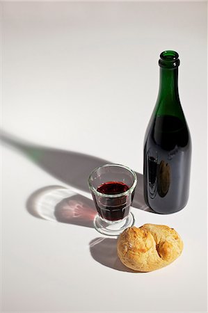 Red wine and bread Foto de stock - Sin royalties Premium, Código: 659-06903908