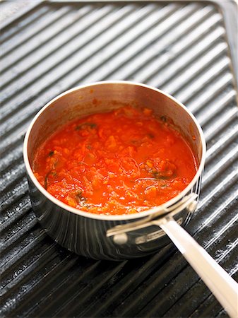 stewpan - Homemade Pizza Sauce in a Small Pot Stock Photo - Premium Royalty-Free, Code: 659-07026835