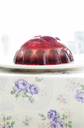 Jelly on a plate Stock Photo - Premium Royalty-Free, Code: 659-07026951