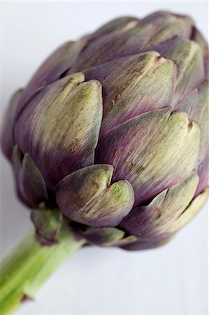 An artichoke (close-up) Foto de stock - Sin royalties Premium, Código: 659-07026976