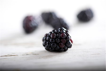 simsearch:659-06372461,k - Several blackberries Foto de stock - Royalty Free Premium, Número: 659-07027018