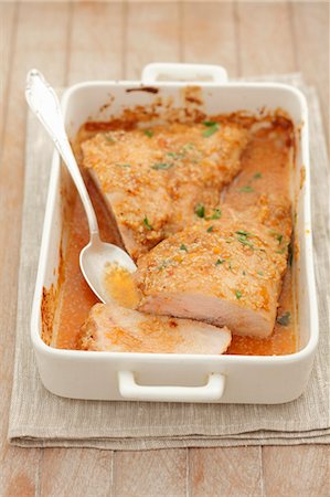 simsearch:659-01851671,k - Baked turkey breast with sesame and carrot topping Foto de stock - Royalty Free Premium, Número: 659-07027267