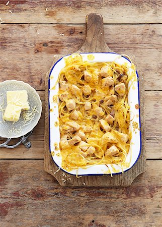 Pasta bake with chicken and cheese Foto de stock - Sin royalties Premium, Código: 659-07027385