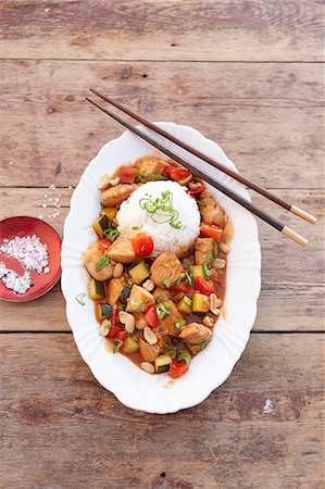 simsearch:659-09124988,k - Spicy chicken dish with peanuts, served with rice (Asia) Stock Photo - Premium Royalty-Free, Code: 659-07027392