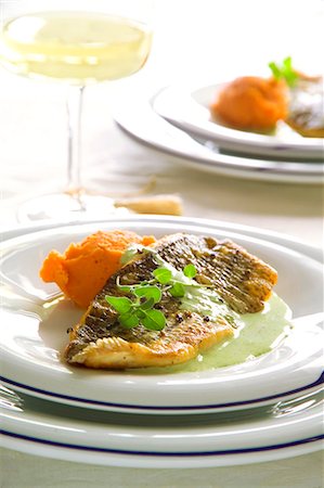 simsearch:659-06185095,k - Sea bass with sweet potato purée Stock Photo - Premium Royalty-Free, Code: 659-07027433