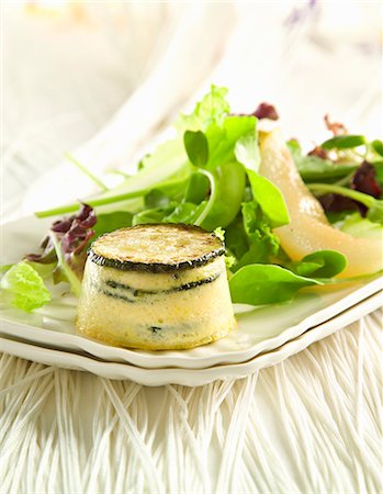 flan (cake or tart) - Roquefort flan with aubergines Foto de stock - Sin royalties Premium, Código: 659-07027477