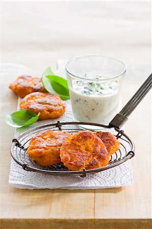 simsearch:659-06902765,k - Sweet potato fritters with herb dip Stock Photo - Premium Royalty-Free, Code: 659-07027488