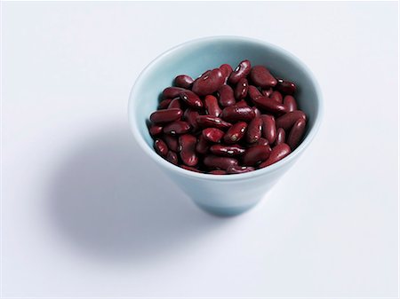 simsearch:659-06373775,k - Bowl of Kidney Beans Photographie de stock - Premium Libres de Droits, Code: 659-07027736