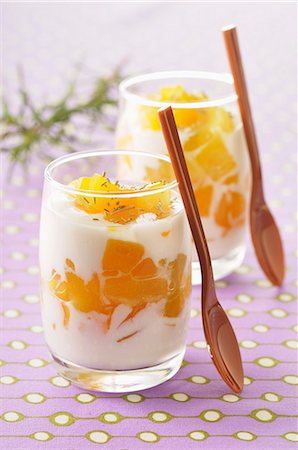 simsearch:659-07027796,k - Milk pudding with apricots Stock Photo - Premium Royalty-Free, Code: 659-07027780