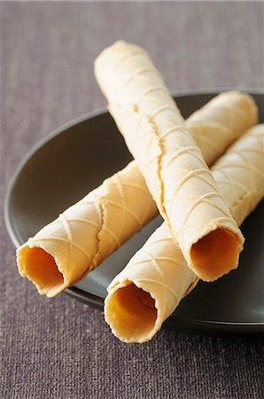 Rolled wafers from Montcuq, France Stock Photo - Premium Royalty-Free, Code: 659-07027948