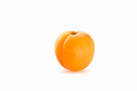 simsearch:659-06184812,k - An apricot against a white background Stock Photo - Premium Royalty-Free, Code: 659-07028096