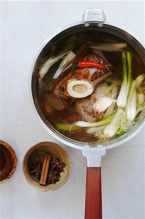Soup with spring onions and beef (Vietnam) Foto de stock - Sin royalties Premium, Código: 659-07028191