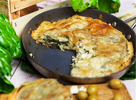 simsearch:659-09125125,k - Spanakopita (spinach pasty, Greece) Foto de stock - Sin royalties Premium, Código: 659-07028229