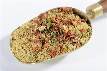 simsearch:659-07069249,k - A ready-made mix of couscous with dried vegetables and spices Photographie de stock - Premium Libres de Droits, Code: 659-07028489