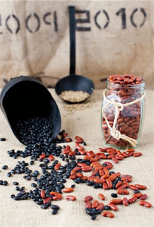 schwarze bohne - Black Beans and Kidney Beans Stockbilder - Premium RF Lizenzfrei, Bildnummer: 659-07028537