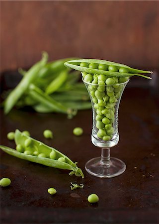 simsearch:659-07597033,k - Green Peas and Pods Fotografie stock - Premium Royalty-Free, Codice: 659-07028567