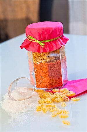 red lentil - Dried pasta and red lentils in a storage jar as a gift Stock Photo - Premium Royalty-Free, Code: 659-07028624