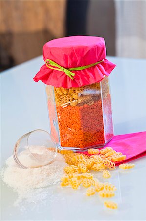 dried beans - Dried pasta and red lentils in a storage jar as a gift Stock Photo - Premium Royalty-Free, Code: 659-07028624