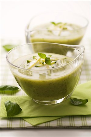 soup bowl napkin - Cream of courgette soup Stock Photo - Premium Royalty-Free, Code: 659-07028675