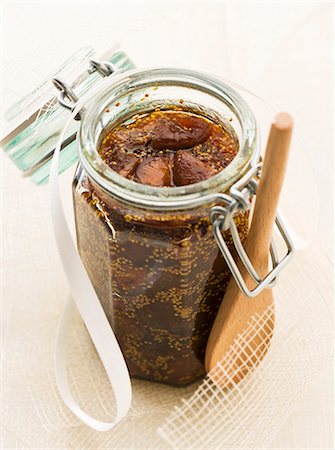 feige (frucht) - Fig chutney as a gift Stock Photo - Premium Royalty-Free, Code: 659-07028715