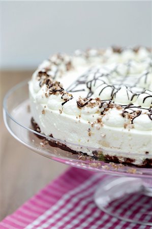 simsearch:659-01854693,k - Banana and chocolate quark cheesecake Fotografie stock - Premium Royalty-Free, Codice: 659-07028885