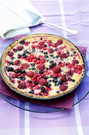 Mixed berry tart Photographie de stock - Premium Libres de Droits, Code: 659-07028974