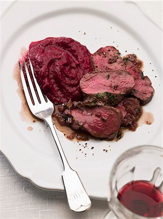 simsearch:824-07586106,k - Venison Stock Photo - Premium Royalty-Free, Code: 659-07029013