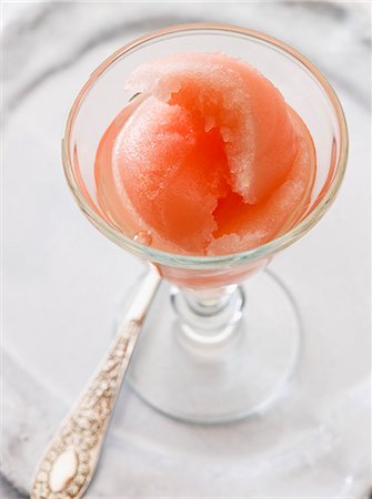 fruit sherbet - Fruit sorbet in a stemmed glass Stock Photo - Premium Royalty-Free, Code: 659-07029058