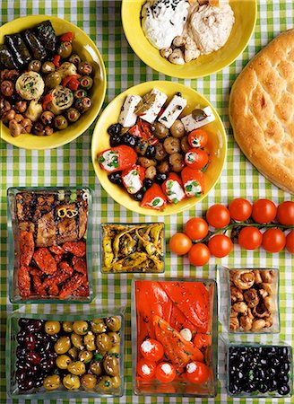 flatbread - Assorted Mediterranean appetisers (view from above) Stock Photo - Premium Royalty-Free, Code: 659-07068521