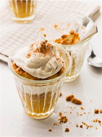 poaching (cooking) - Apple trifle Stock Photo - Premium Royalty-Free, Code: 659-07068625