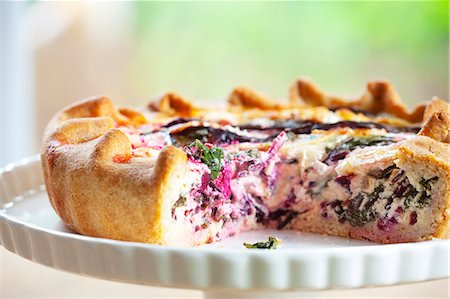Chard tart on a cake stand Foto de stock - Sin royalties Premium, Código: 659-07068786