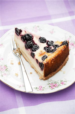 short pastry base - Sour cherry cheesecake Stock Photo - Premium Royalty-Free, Code: 659-07068886