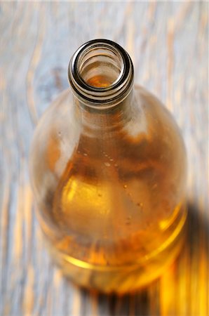 simsearch:659-03531318,k - A bottle of white wine, opened Stock Photo - Premium Royalty-Free, Code: 659-07068960
