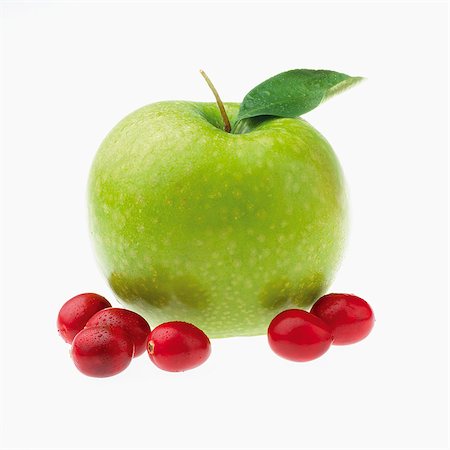 simsearch:659-06151310,k - Cranberries and green apple Photographie de stock - Premium Libres de Droits, Code: 659-07069023