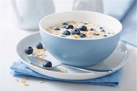 rolled oats - Muesli with blueberries Stock Photo - Premium Royalty-Free, Code: 659-07069260