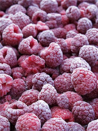 frozen - Lots of frozen raspberries Stock Photo - Premium Royalty-Free, Code: 659-07069304