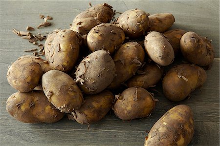 New potatoes (Jersey Royals) Stock Photo - Premium Royalty-Free, Code: 659-07069366