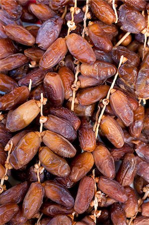 palma da dattero - Lots of dried dates Fotografie stock - Premium Royalty-Free, Codice: 659-07069487