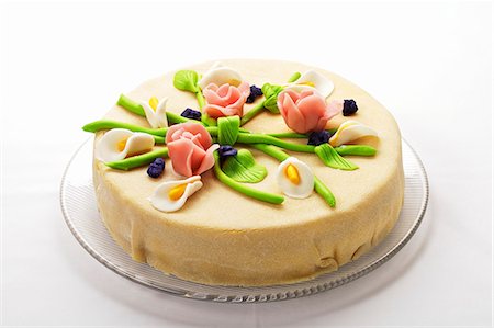 simsearch:659-07069561,k - Elegant marzipan layer cake with marzipan flowers Stock Photo - Premium Royalty-Free, Code: 659-07069563